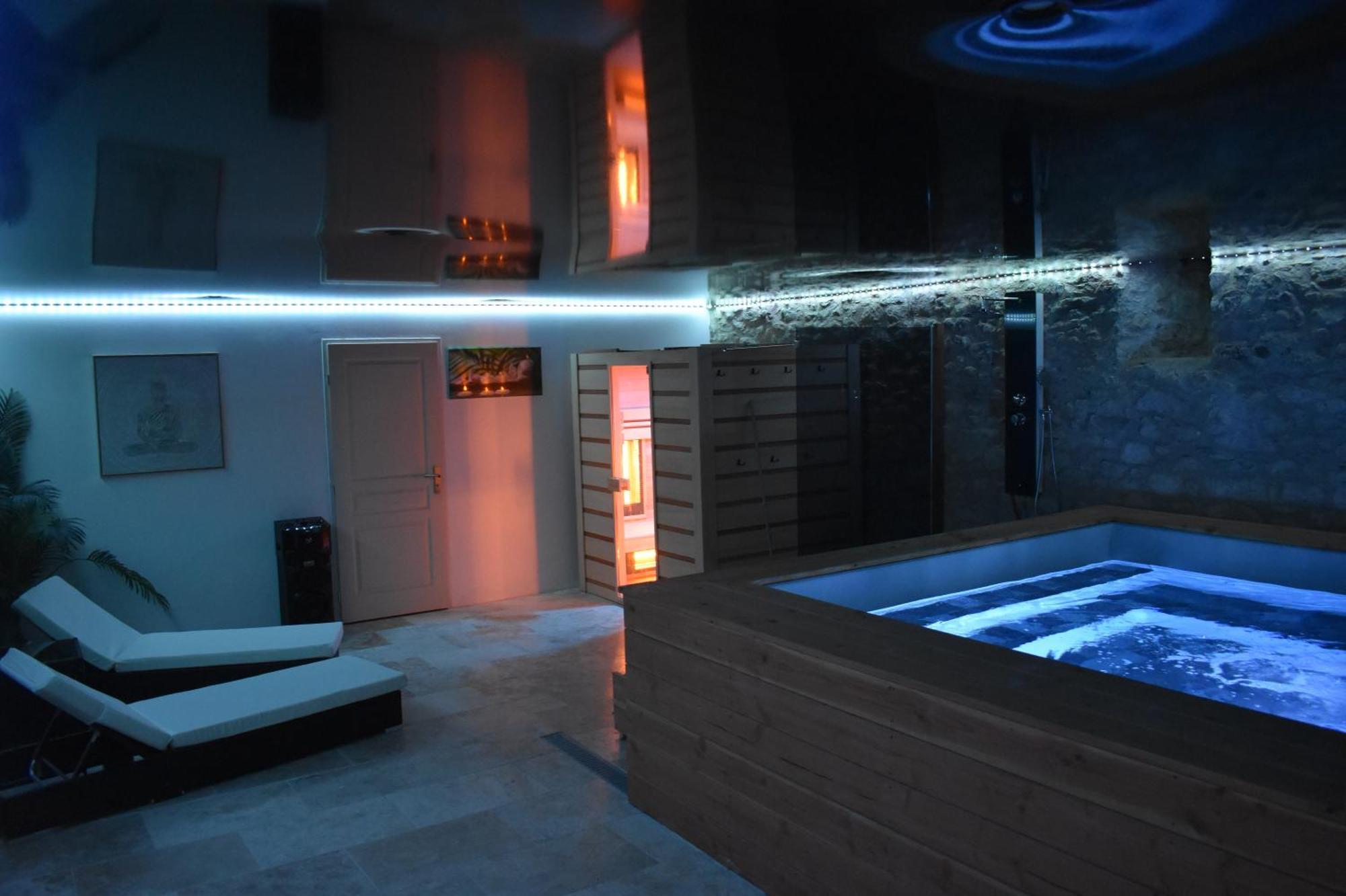 Gite A La Ferme Avec Jacuzzi Et Sauna Villefloure Esterno foto